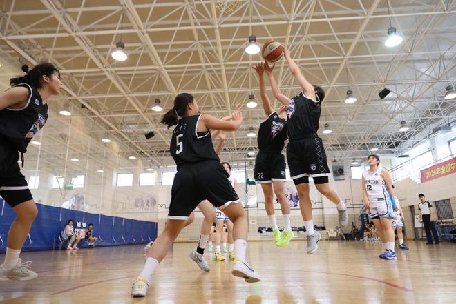 这场汇聚不少顶尖中学女篮的邀请赛是体教结合的一种新解法(图1)