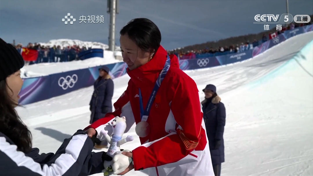 摘银！李方慧斩获山东冬奥雪上首枚奖牌！菏泽“武术+”模式再结硕果(图3)