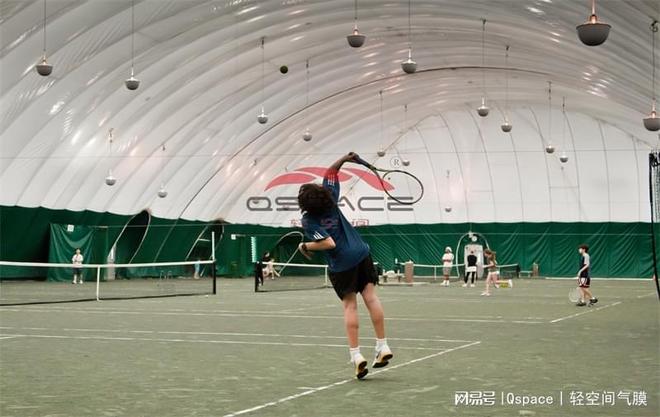 智能环保气膜网球馆：大空间与防雾霾的完美结合—轻空间(图1)