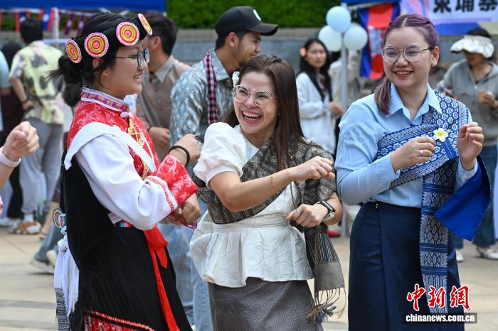 多国留学生昆明共庆国际中文日：中文点亮多彩梦想(图3)