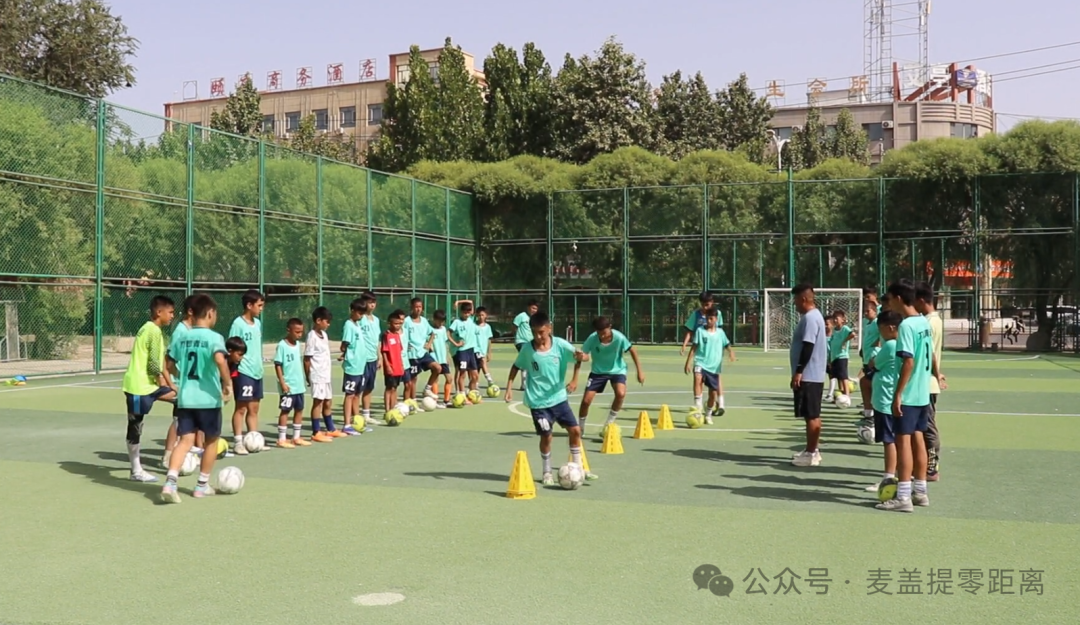 铸牢中华民族共同体意识麦盖提县：多彩兴趣课堂点亮青少年暑期生活(图2)