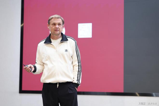 阿迪达斯全球CEO古尔登一行到访上海交通大学(图3)