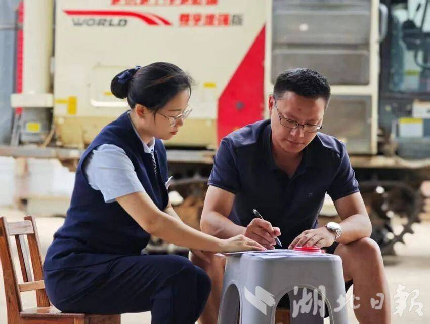高效办成一件事丨倒计时7天时发现准驾证不符！“陂小帮”上门代办助力无人机飞手夺冠(图1)